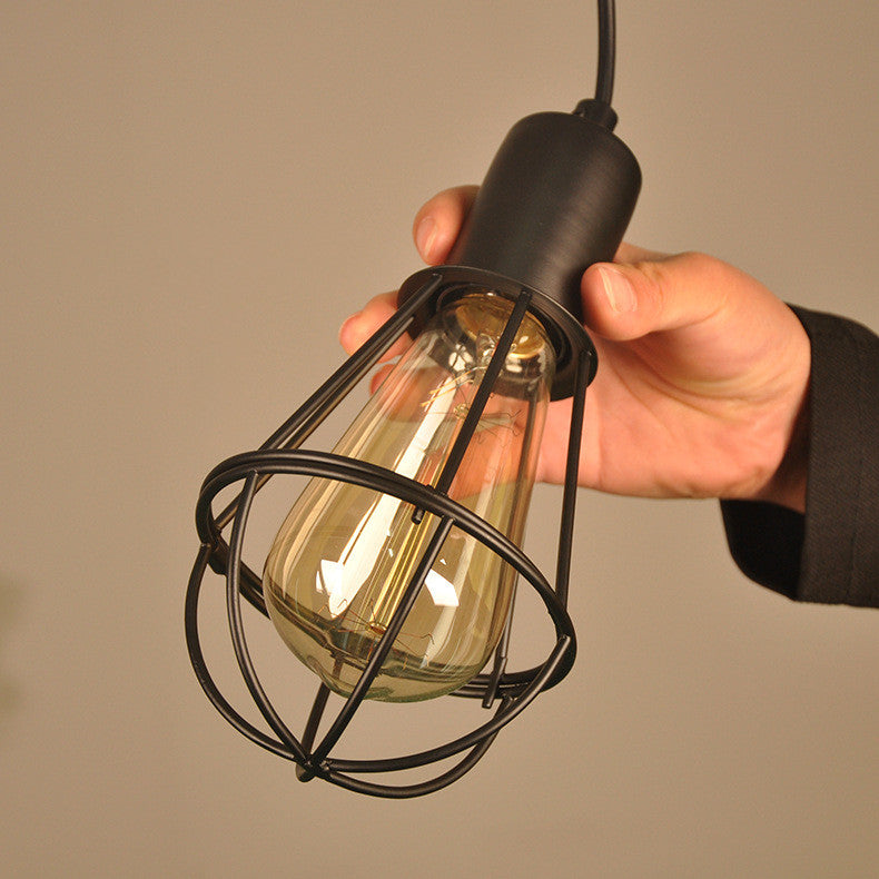 Moodly Cage wire cage held in a hand – size